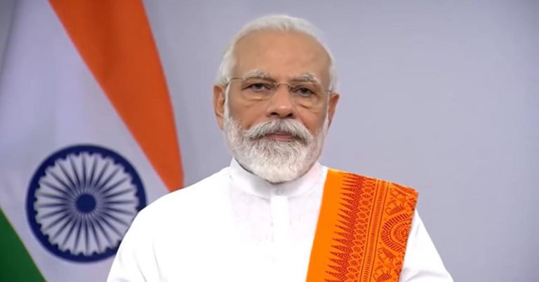 PM मोदी ने सूरत और अहमदाबाद में दो मेट्रो रेल प्रोजेक्ट लॉन्च किए