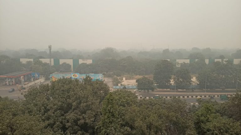 दिल्ली-NCR में प्रदूषण रोकने के लिए बने आयोग के चेयरमैन होंगे पूर्व पेट्रोलियम सचिव एम एम कुट्टी