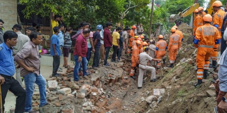 Tragic Incident in Mahesana: Nine Laborers Killed as Company Wall Collapses