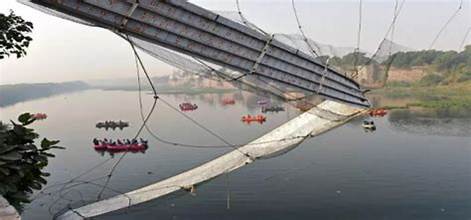 Gujarat Bridge Collapse in Vadodara Kills 9 Amid Heavy Rains; Rescue Operations Underway